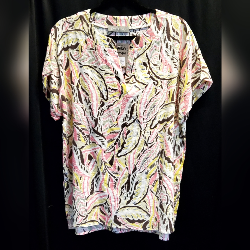 Pixi & Ivy - Fern pattern pastel ladies v neck tunic